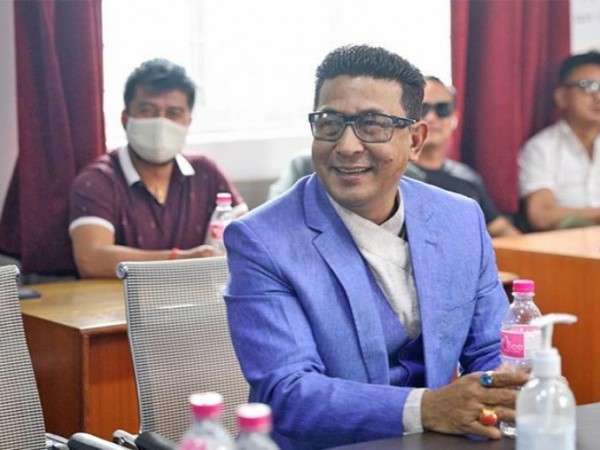 एमालेले दीपक मनाङेको अभिव्यक्तिबारे माग्यो प्रदेश सरकारको धारणा