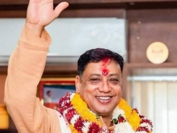 एमालेकाे समर्थनमा मुख्यमन्त्री बनेका बानियाँले लिए पद तथा गाेपनीयताकाे शपथ ग्रहण ।