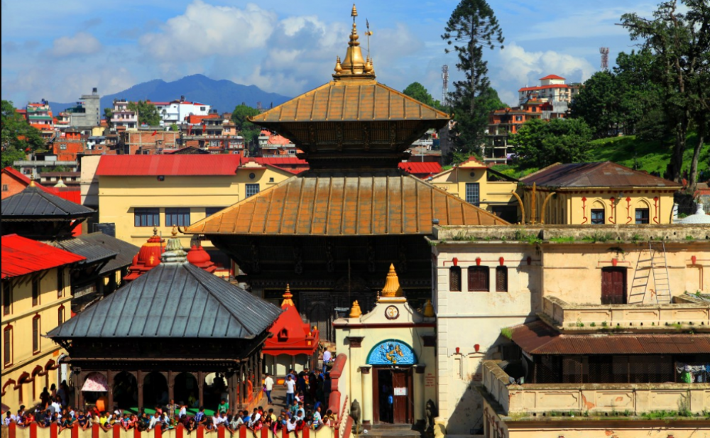 राष्ट्रपतिको उपस्थिीतीमा पशुपतिमा सुनको जलहरि राखिँदै