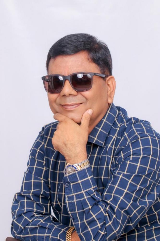 विश्व कीर्तिमानी गीतकार तथा उपन्यासकार डा. डी आर उपाध्यायकाे " दुई दिनकाे चाेला" सार्वजनिक ।