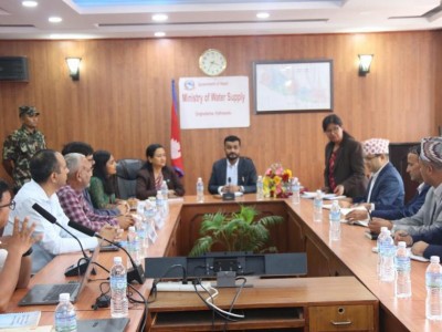 तराई मधेसकाे खानेपानी समस्या समाधानको विषय खानेपानीमन्त्री यादव र भारत सरकारका विज्ञ टाेलीहरू बिच छलफल ।