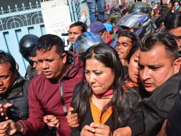 राज्यविरुद्धको कसुरमा रामकुमारी झाँक्री पक्राउ 