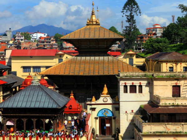 राष्ट्रपतिको उपस्थिीतीमा पशुपतिमा सुनको जलहरि राखिँदै