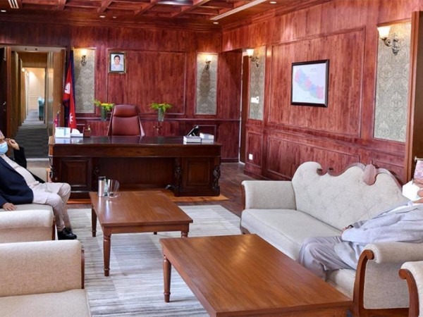 सिंहदरबारमा ओली र नेपालबीच वार्ता हुँदै 