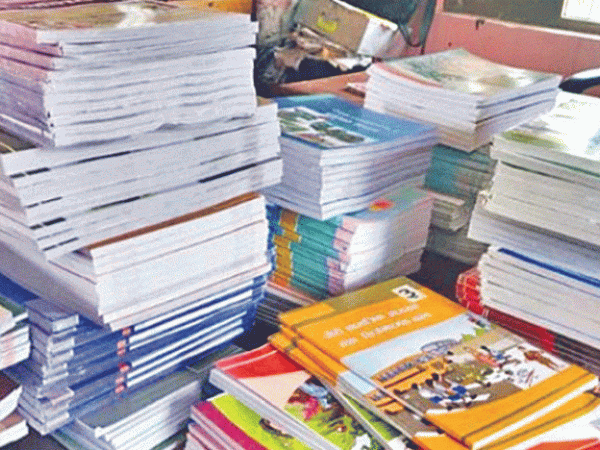 सरकारले कक्षा १२ सम्म अध्ययन गर्ने विद्यार्थीलाई निःशुल्क पाठ्यपुस्तक उपलब्ध गराउने 