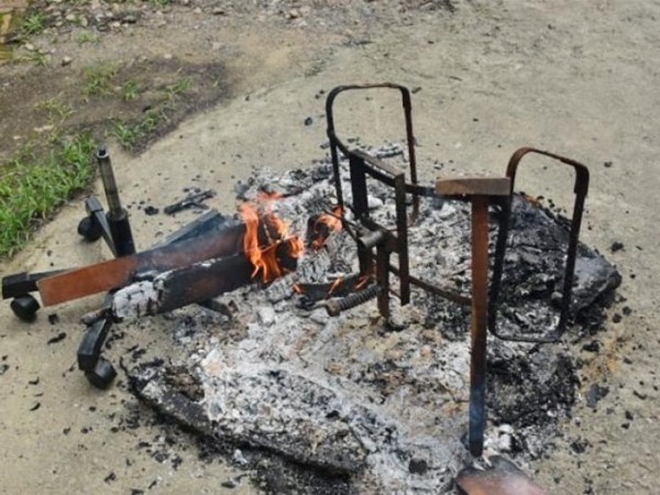 तीन विद्यार्थी संगठनले पाटन क्याम्पसमा गरे आगजनी र तोडफोड 