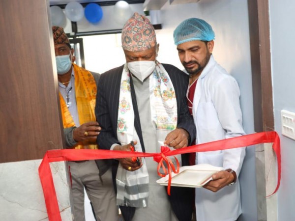 बानेश्वरको वेष्ट डेन्टल केयर इम्प्लान्ट सेन्टरले महादेवस्थानबाट पनि सेवा दिँदै