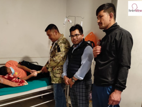 सहयोग गर्न अनुरोध गर्दै हायु परिवार 