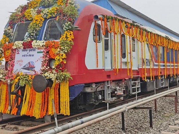 हरियो झण्डा देखाएपछि गुड्यो नेपाली रेल