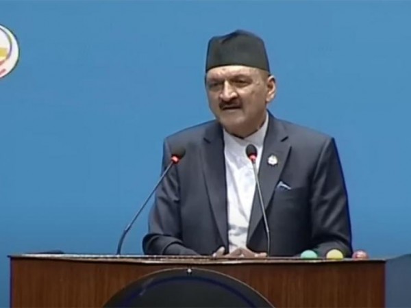 ७९/८० को आर्थिक सर्वेक्षण पेश हुँदै