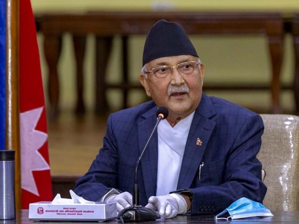 मानव अधिकार आयोगमा अध्यक्ष केपी शर्मा ओलीको भ्रमण