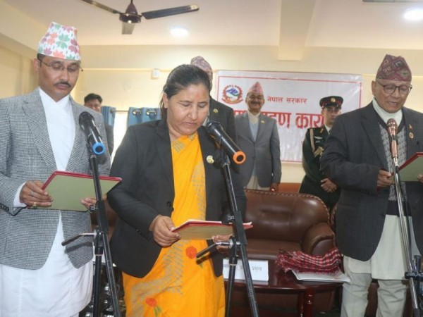 दुई नवनियुक्त मन्त्रीले गरे शपथ ग्रहण 