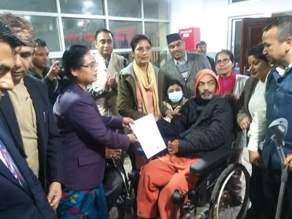 मन्त्री चाैधरीकाे अग्रसरतामा अपाङ्गता सम्बन्धी मापदण्ड बनाउन धर्नारत पक्षसँग सहमति