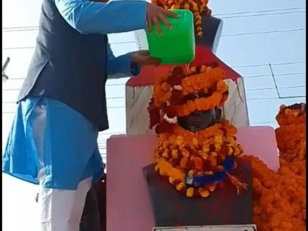 सहिदकाे  शालिकलाई गंगाजल छर्केर शुद्धीकरण  गरी मनाए  मधेसी युवाले बलिदानी दिवस ।