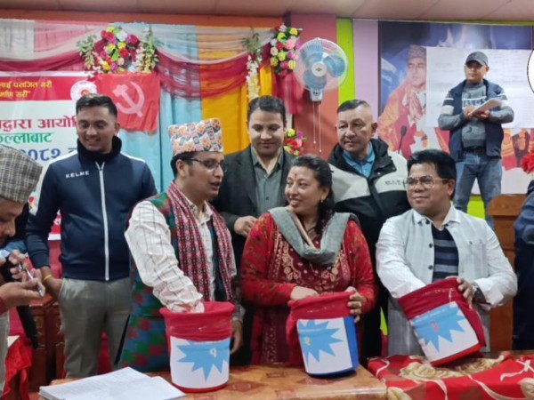 रामेछाप - काठमाडौं सम्पर्क मञ्च द्वारा आयाेजित उपहार कार्यक्रमकाे परिणाम सार्वजनिक , नाै लाख भन्दा बढिकाे कुपन बिक्रीवितरण गर्न सफल ।