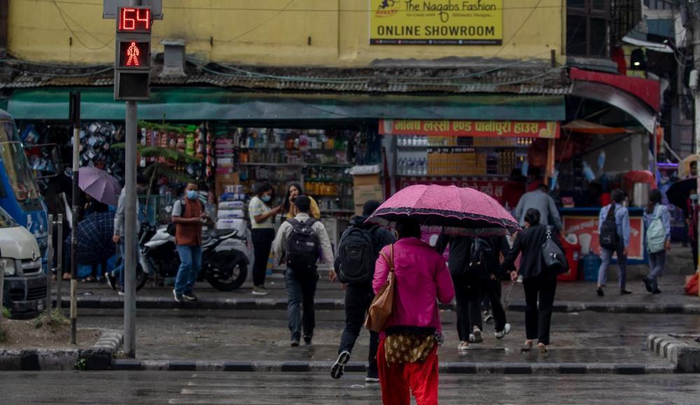 काठमाडौं उपत्यकामा छिनमै पानी, छिनमै घाम