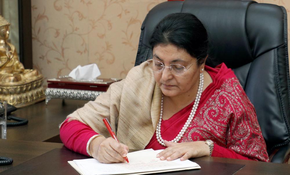 राष्ट्रपति भण्डारीले गरिन् नर्सको प्रशंसा