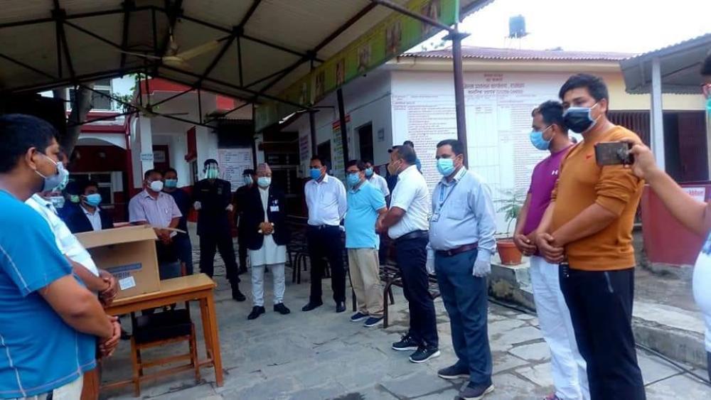 युवा नेता गौतमले दिए एकहजार थान एन्टिजेन कीट