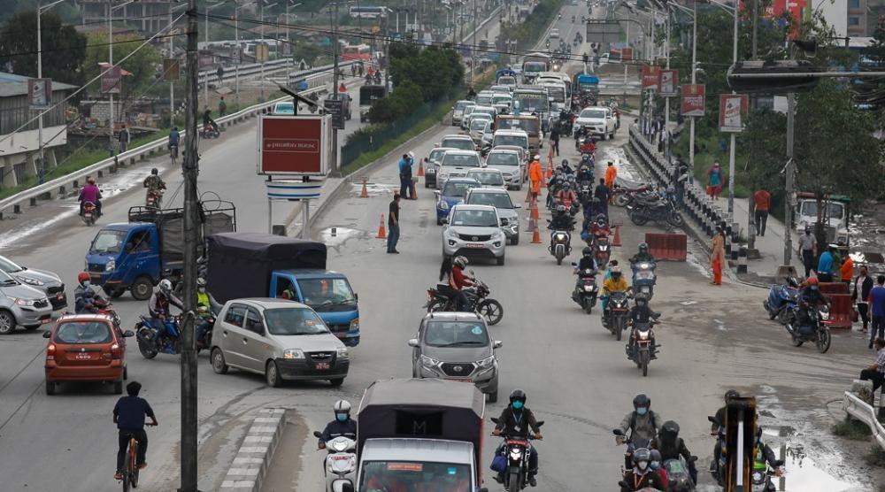 निषेधाज्ञा खुकुलो भएपछि उपत्यकामा बढ्यो सवारीको चाप 