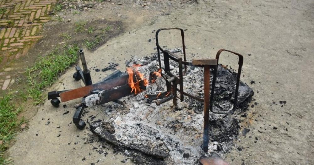 तीन विद्यार्थी संगठनले पाटन क्याम्पसमा गरे आगजनी र तोडफोड 