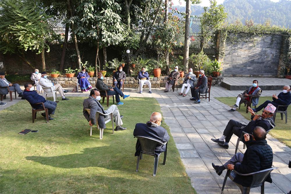 महाधिवेशनबारे छलफल गर्न कांग्रेस पदाधिकारी बैठक बस्दै