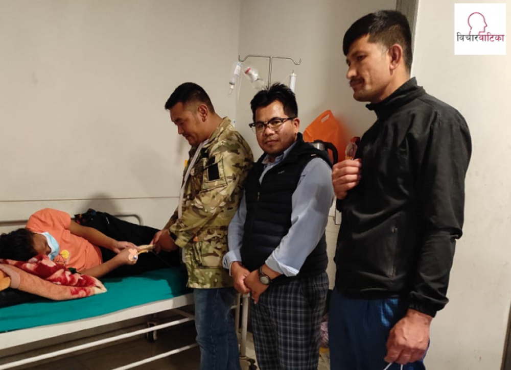 सहयोग गर्न अनुरोध गर्दै हायु परिवार 