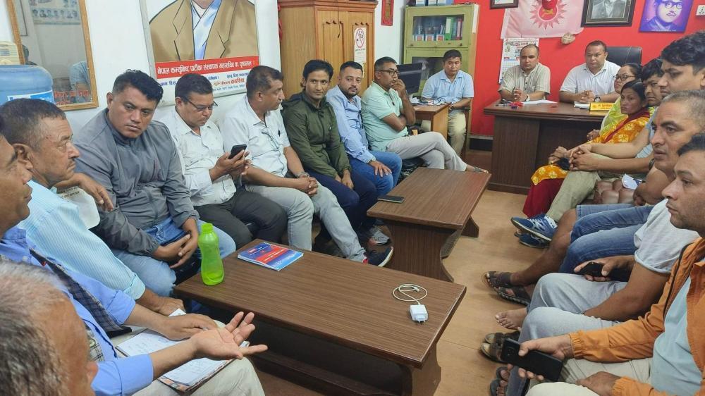 रामेछाप जिल्ला कमिटीकाे आकस्मिक बैठक बाट प्रधानमन्त्री ओलीलाई धन्यवाद ज्ञापन ।