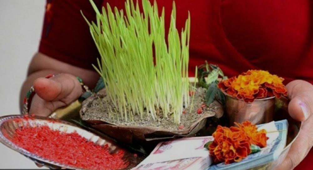 बिजया दशमीकाे टीकाकाे  आज  बिहान ११बजेर ३६ मिनेटमा उत्तम साइत।