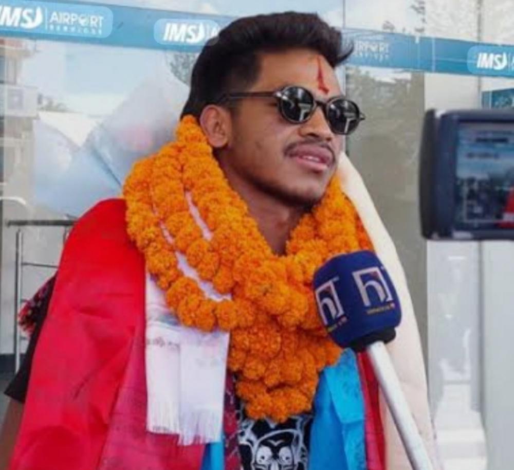 म्याट्रिक्स फाइट नाइट १७ च्याम्पियन रवीन्द्र ढाटलाई सरकारले पाँच लाख सहित सम्मान गर्दै ।